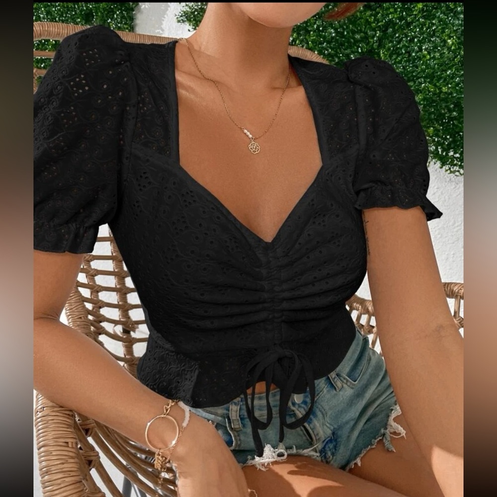Shein Black Sweetheart Neck Puff Sleeve Cropped Blouse